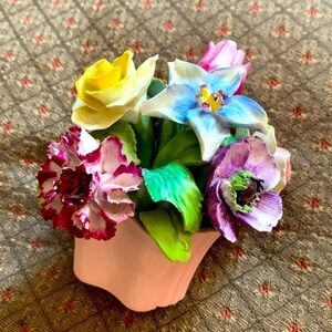 Vintage Staffordshire floral bouquet bone china England pink vase